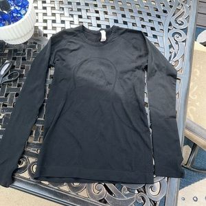 Black Lululemon Swiftly Tech